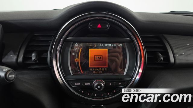 MINI Cooper 5Door Standard 3rd 2020 — фото 15
