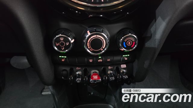 MINI Cooper 5Door Standard 3rd 2020 — фото 18
