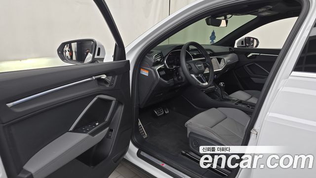 Audi Q3 (F3) 35 TDI Premium Sportback 2023 — фото 10