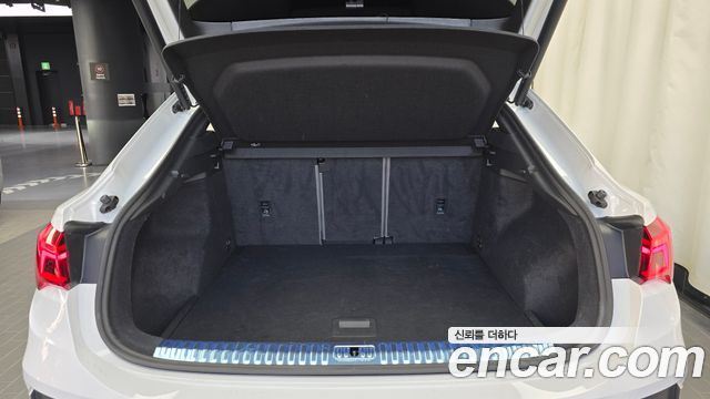 Audi Q3 (F3) 35 TDI Premium Sportback 2023 — фото 18