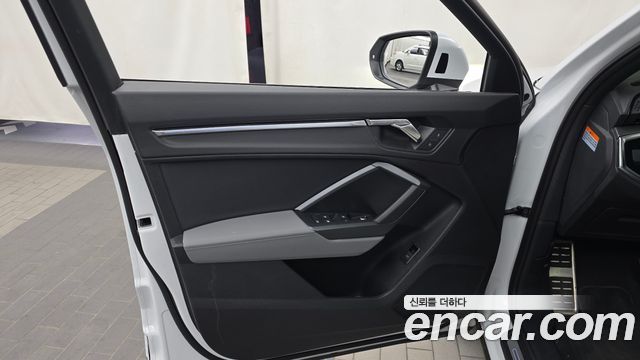 Audi Q3 (F3) 35 TDI Premium Sportback 2023 — фото 24