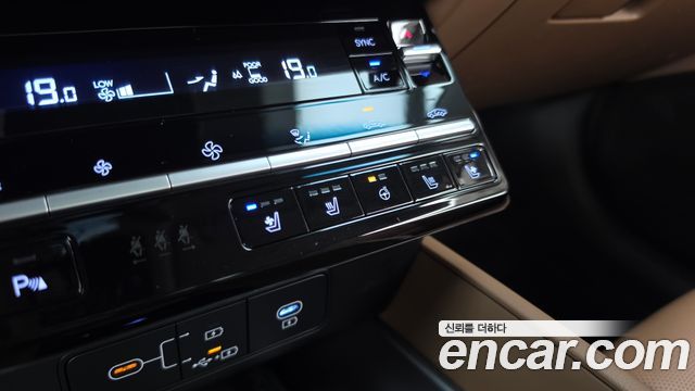Hyundai Grandeur (GN7) 2,5 Gasoline 2WD Premium 2026 — фото 32