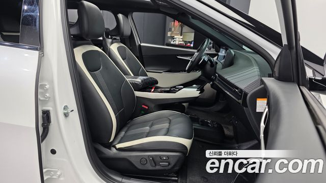 Kia EV6 Long Range 4WD GT Line 2024 — фото 11
