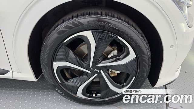 Kia EV6 Long Range 4WD GT Line 2024 — фото 21
