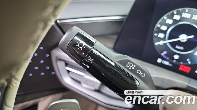 Kia K8 2.5 Gasoline 2WD Signature 2023 — фото 30