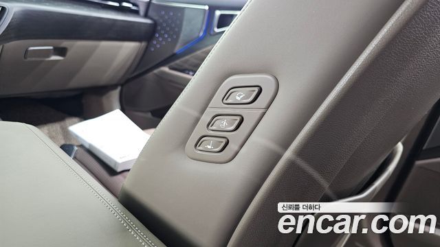 Kia K8 2.5 Gasoline 2WD Signature 2023 — фото 36