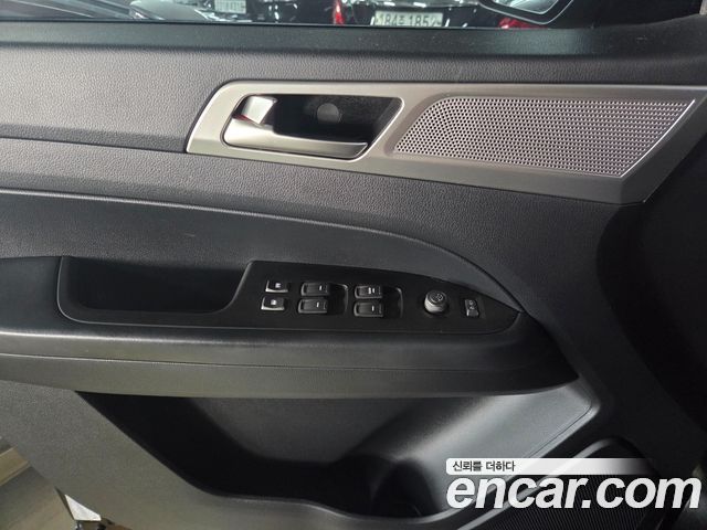 KG Mobility (SsangYong) Rexton Sports Khan Diesel 2.2 4WD Professional X (5-Link) 2019 — фото 16