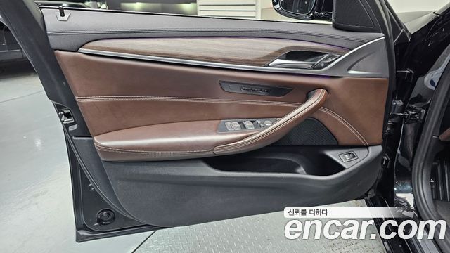BMW 5 Series (G30) 520d Luxury Plus 2020 — фото 24