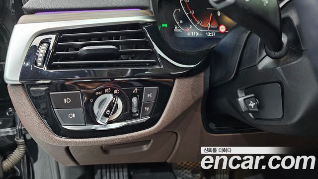 BMW 5 Series (G30) 520d Luxury Plus 2020 — фото 27