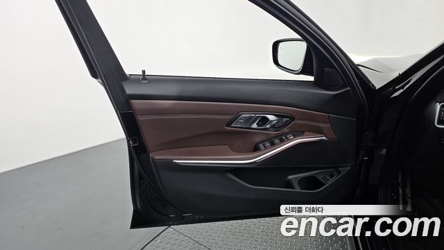 BMW 3 Series (G20) 320i Touring M Sports 2022 — фото 24