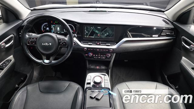 Kia Niro Plus Air 2023 — фото 7