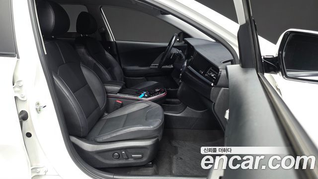 Kia Niro Plus Air 2023 — фото 15