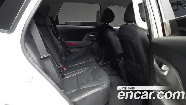 Kia Niro Plus Air 2023 — фото 16