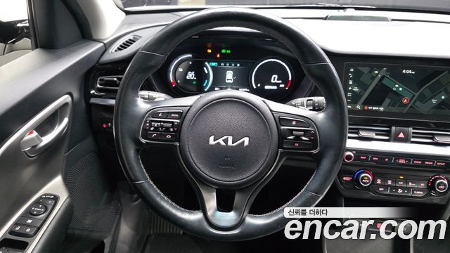 Kia Niro Plus Air 2023 — фото 17