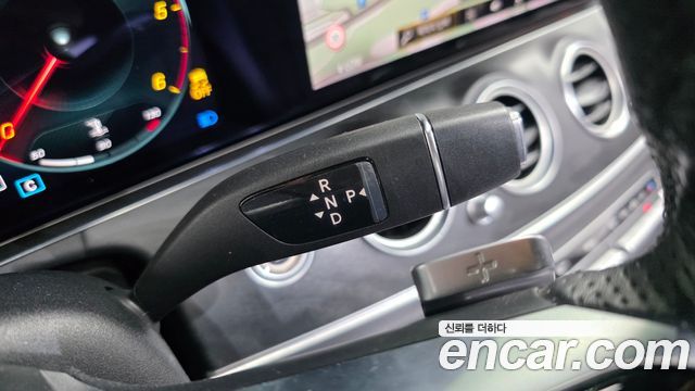 Mercedes-Benz E-Class (W213) E220d 4MATIC AMG Line 2021 — фото 9