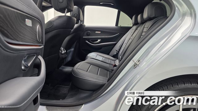 Mercedes-Benz E-Class (W213) E220d 4MATIC AMG Line 2021 — фото 12