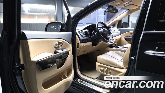 Kia Carnival Gasoline 9-Seater Hi-Limousine Noblesse Special 2019 — фото 10