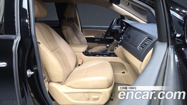 Kia Carnival Gasoline 9-Seater Hi-Limousine Noblesse Special 2019 — фото 11