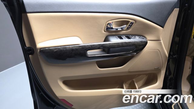 Kia Carnival Gasoline 9-Seater Hi-Limousine Noblesse Special 2019 — фото 24