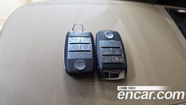 Kia Carnival Gasoline 9-Seater Hi-Limousine Noblesse Special 2019 — фото 32