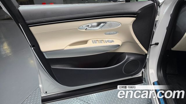 Genesis GV70 2.5T Gasoline 2WD 2024 — фото 24