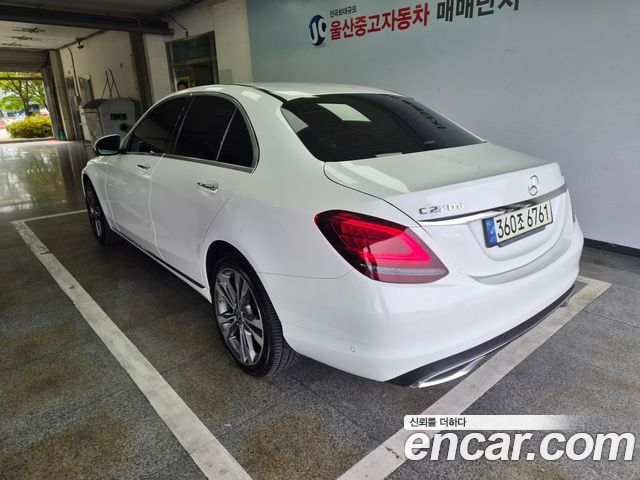 Mercedes-Benz C-Class (W205) C220 d 4MATIC 2021 — фото 2