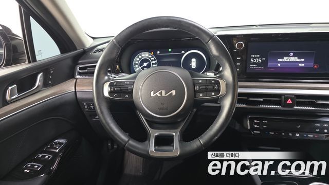 Kia K5 (III) 2.0 Signature 2023 — фото 13