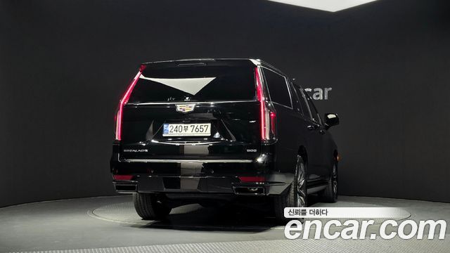 Cadillac Escalade (V) 6.2 ESV ESV Sports Platinum 2024 — фото 4