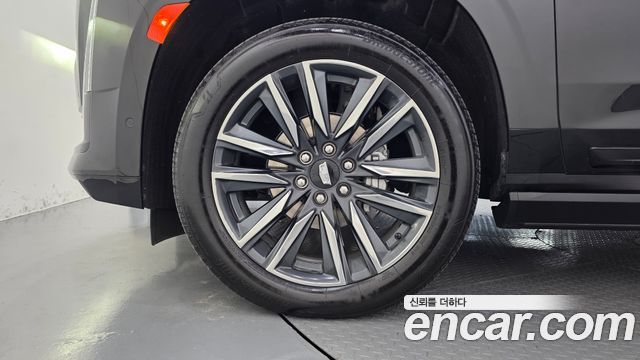 Cadillac Escalade (V) 6.2 ESV ESV Sports Platinum 2024 — фото 5