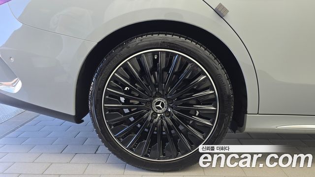 Mercedes-Benz E-Class (W214) E300 4MATIC AMG Line Premiere Special 2024 — фото 5