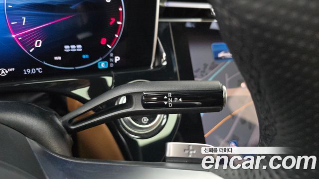 Mercedes-Benz E-Class (W214) E300 4MATIC AMG Line Premiere Special 2024 — фото 9