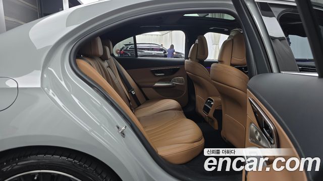 Mercedes-Benz E-Class (W214) E300 4MATIC AMG Line Premiere Special 2024 — фото 16