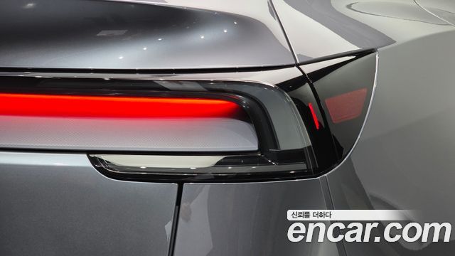 Tesla Model Y Long Range AWD 2025 — фото 23