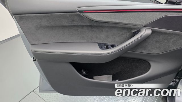 Tesla Model Y Long Range AWD 2025 — фото 24