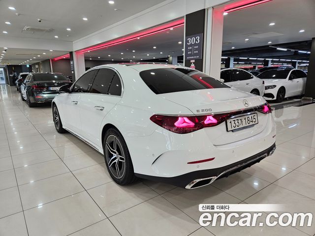 Mercedes-Benz E-Class (W214) E200 AMG Line 2026 — фото 2