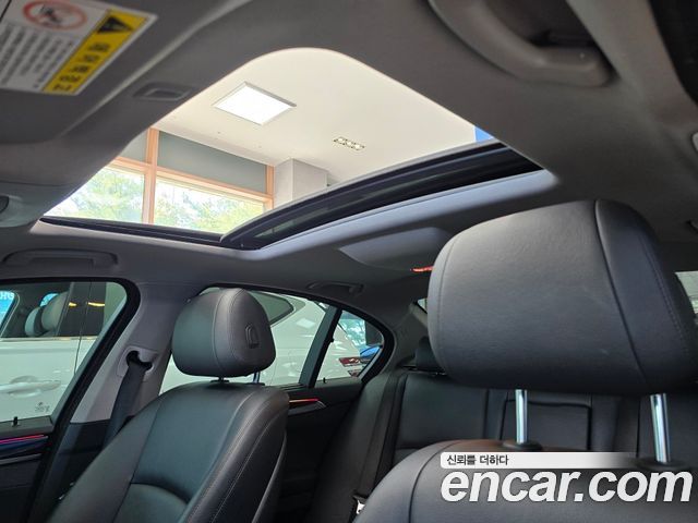 BMW 5 Series (F10) 528i xDrive 2014 — фото 16