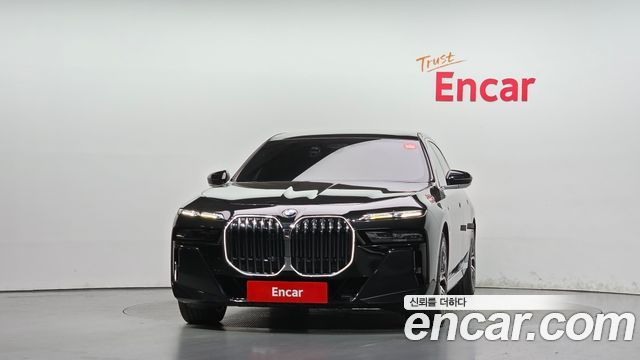 BMW 7 Series (G70) 740i sDrive M Sport 2023 — фото 3