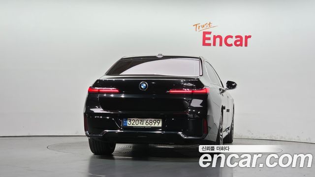 BMW 7 Series (G70) 740i sDrive M Sport 2023 — фото 4