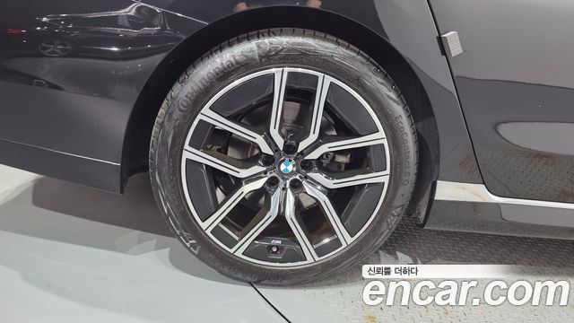 BMW 7 Series (G70) 740i sDrive M Sport 2023 — фото 5