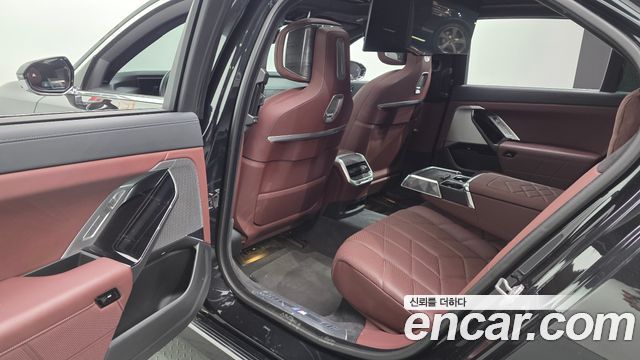 BMW 7 Series (G70) 740i sDrive M Sport 2023 — фото 11