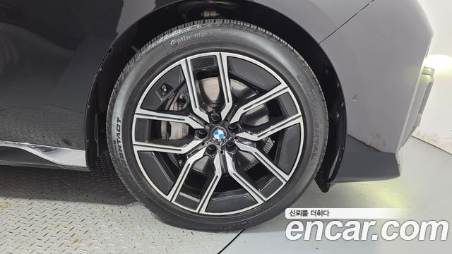 BMW 7 Series (G70) 740i sDrive M Sport 2023 — фото 21