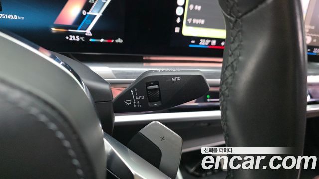BMW 7 Series (G70) 740i sDrive M Sport 2023 — фото 28