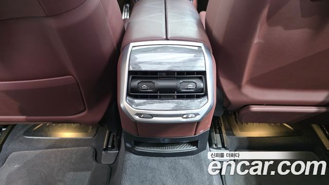 BMW 7 Series (G70) 740i sDrive M Sport 2023 — фото 30