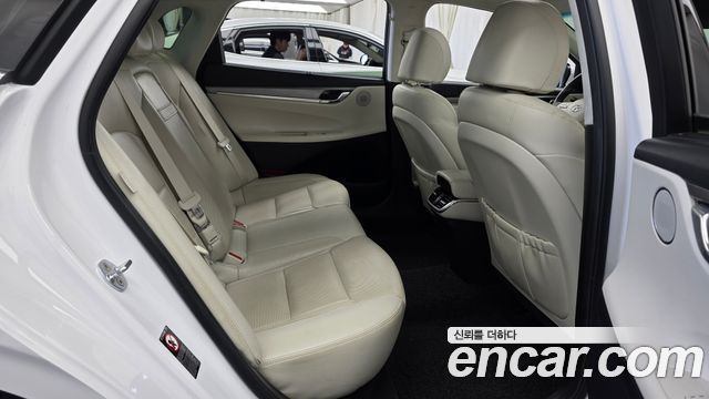 Hyundai Grandeur (IG) 2.5 Le Blanc 2023 — фото 11