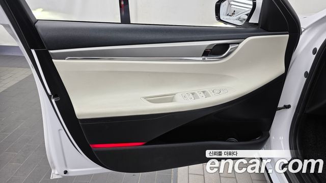 Hyundai Grandeur (IG) 2.5 Le Blanc 2023 — фото 24