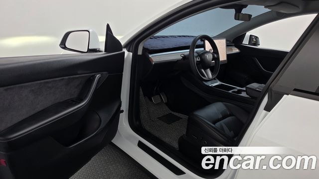 Tesla Model Y Long Range AWD 2022 — фото 10