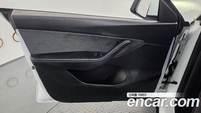 Tesla Model Y Long Range AWD 2022 — фото 24