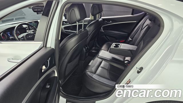 Genesis G70 2.0T Advanced 2018 — фото 11