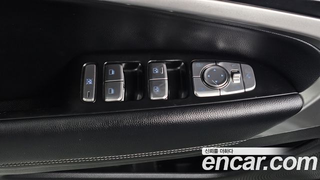 Genesis G70 2.0T Advanced 2018 — фото 12