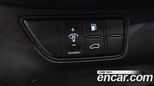Genesis G70 2.0T Advanced 2018 — фото 13